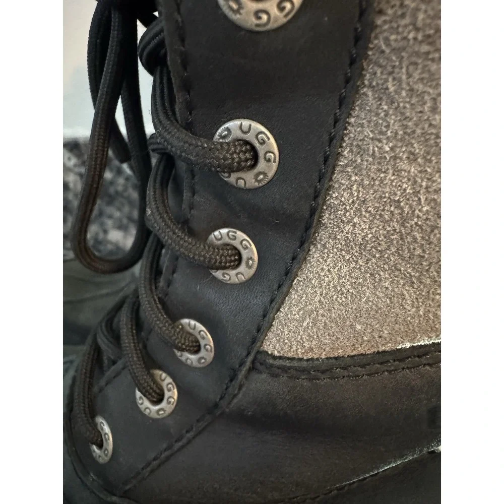 UGG Australia Adirondack II Waterproof Boots Black Gray 1906 Womens Size 7 Snow